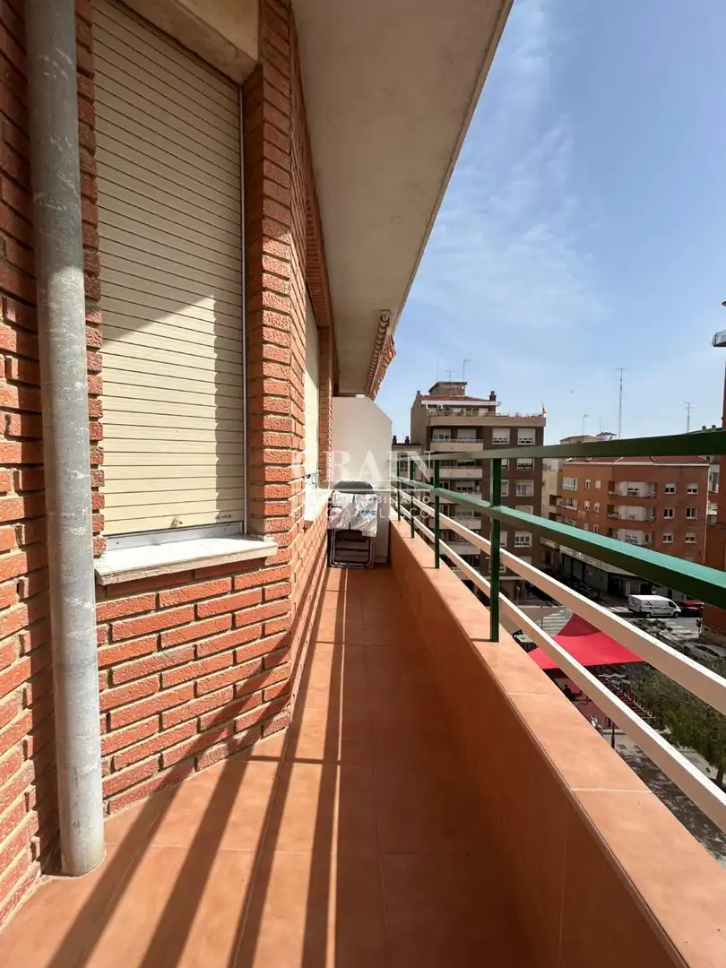 Piso con terraza en venta en Ensanche - Franciscanos, imagen 25
