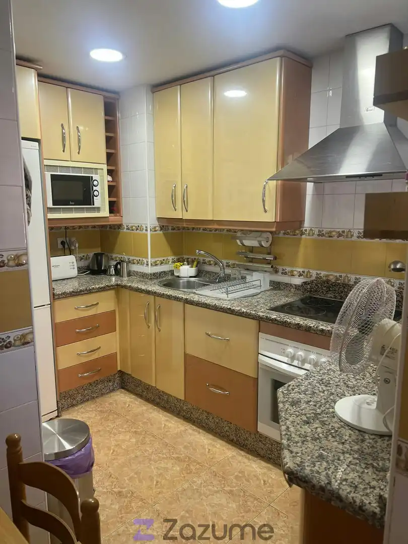 Cuina de Pis de lloguer en Sevilla amb Aire condicionat, Calefacció i Terrassa