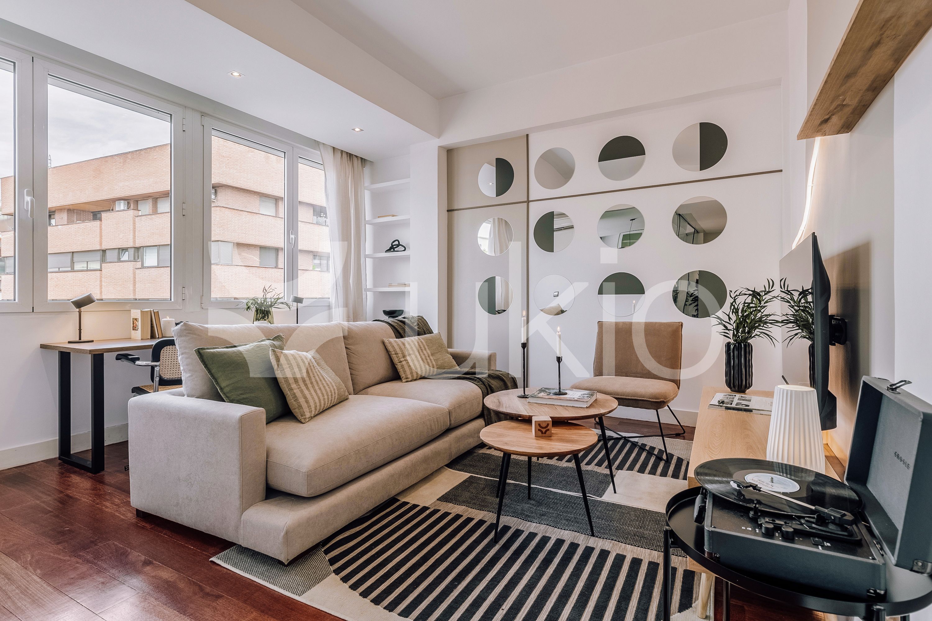 Sala d'estar de Apartament de lloguer en  Madrid Capital amb Aire condicionat, Calefacció i Moblat