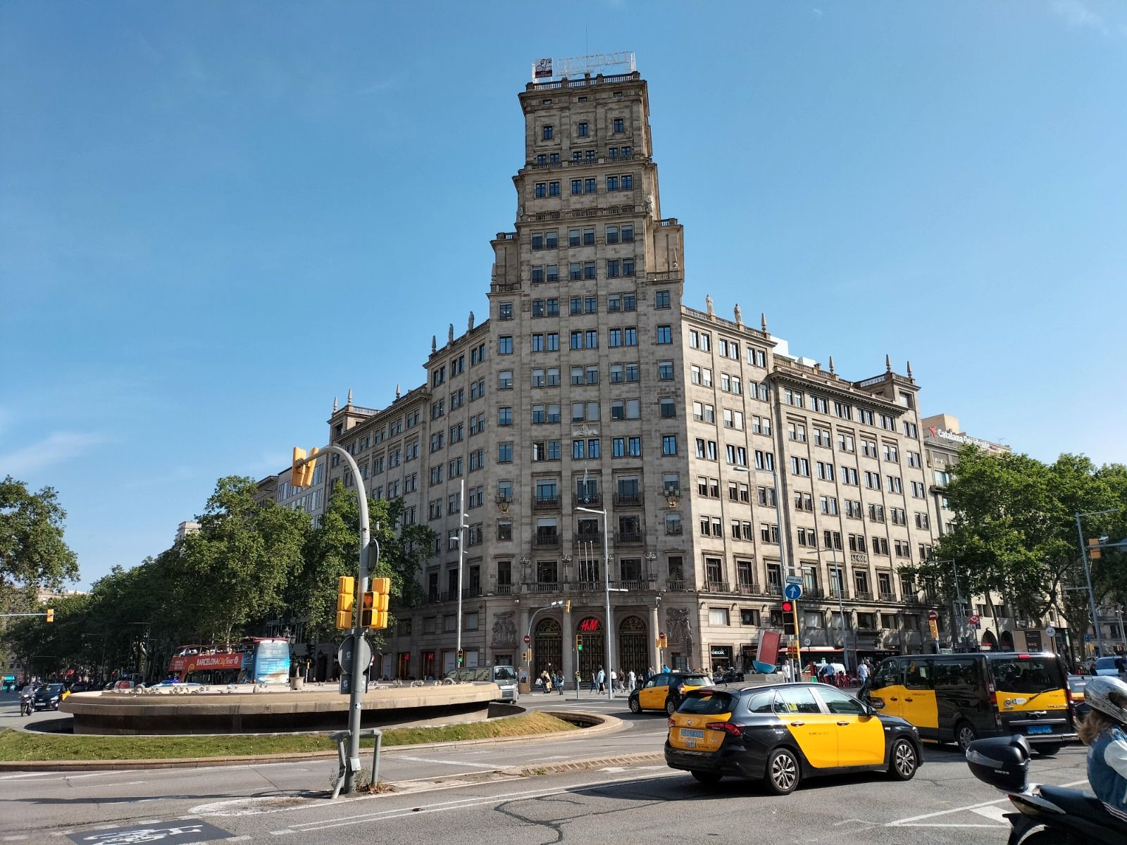 Vista exterior de Pis en venda en  Barcelona Capital amb Aire condicionat