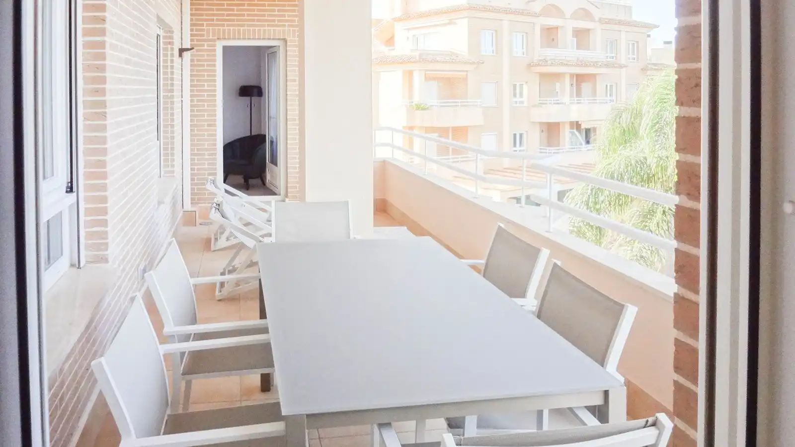 Terrasse von Wohnungen zum Verkauf in Oliva mit Klimaanlage, Heizung und Terrasse