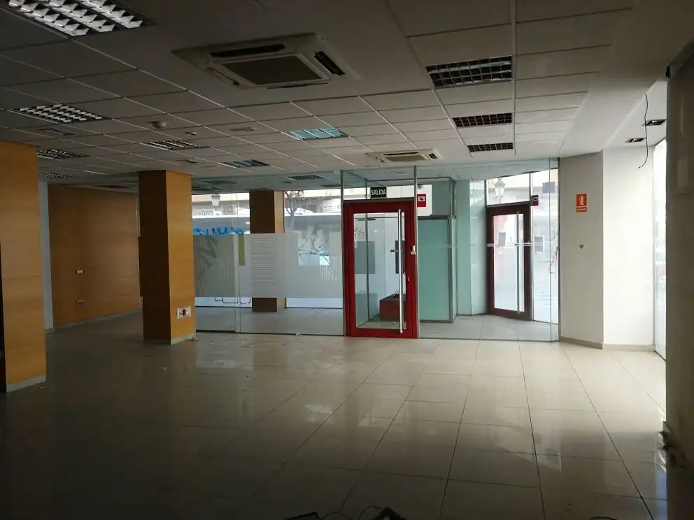 Local comercial en venda a Calle Pedro Coca 9, imagen 3