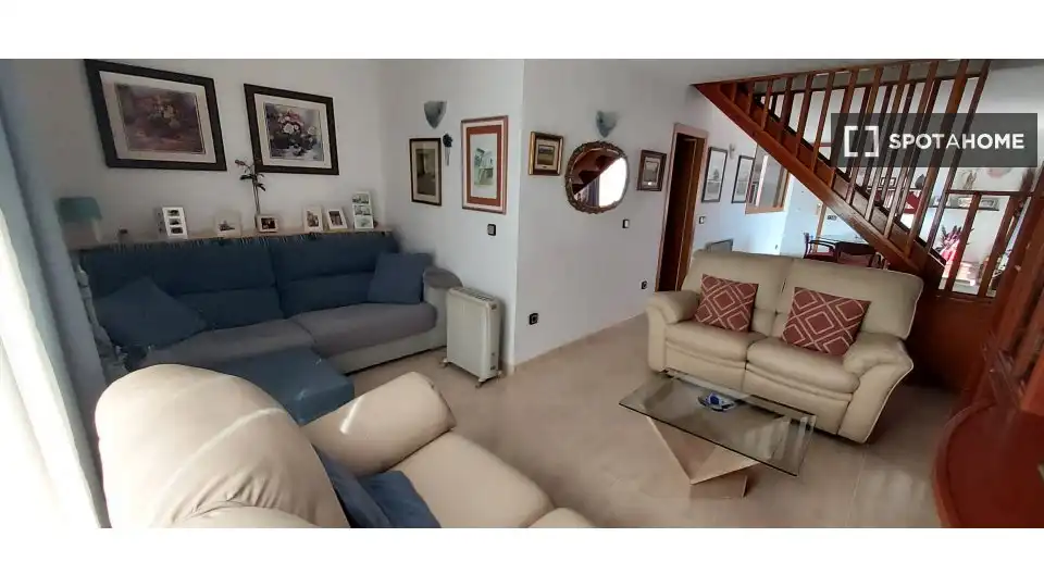 Wohnzimmer von Wohnung zur untervermieten in Sant Just Desvern mit Klimaanlage, Heizung und Terrasse