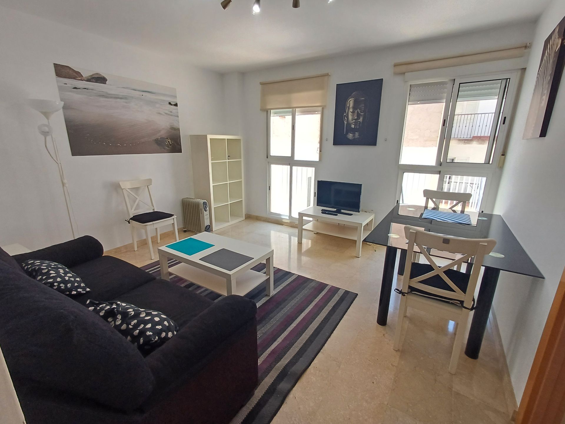 Living room of Flat to rent in  Granada Capital  with Air Conditioner, Furnished and Washing machine
