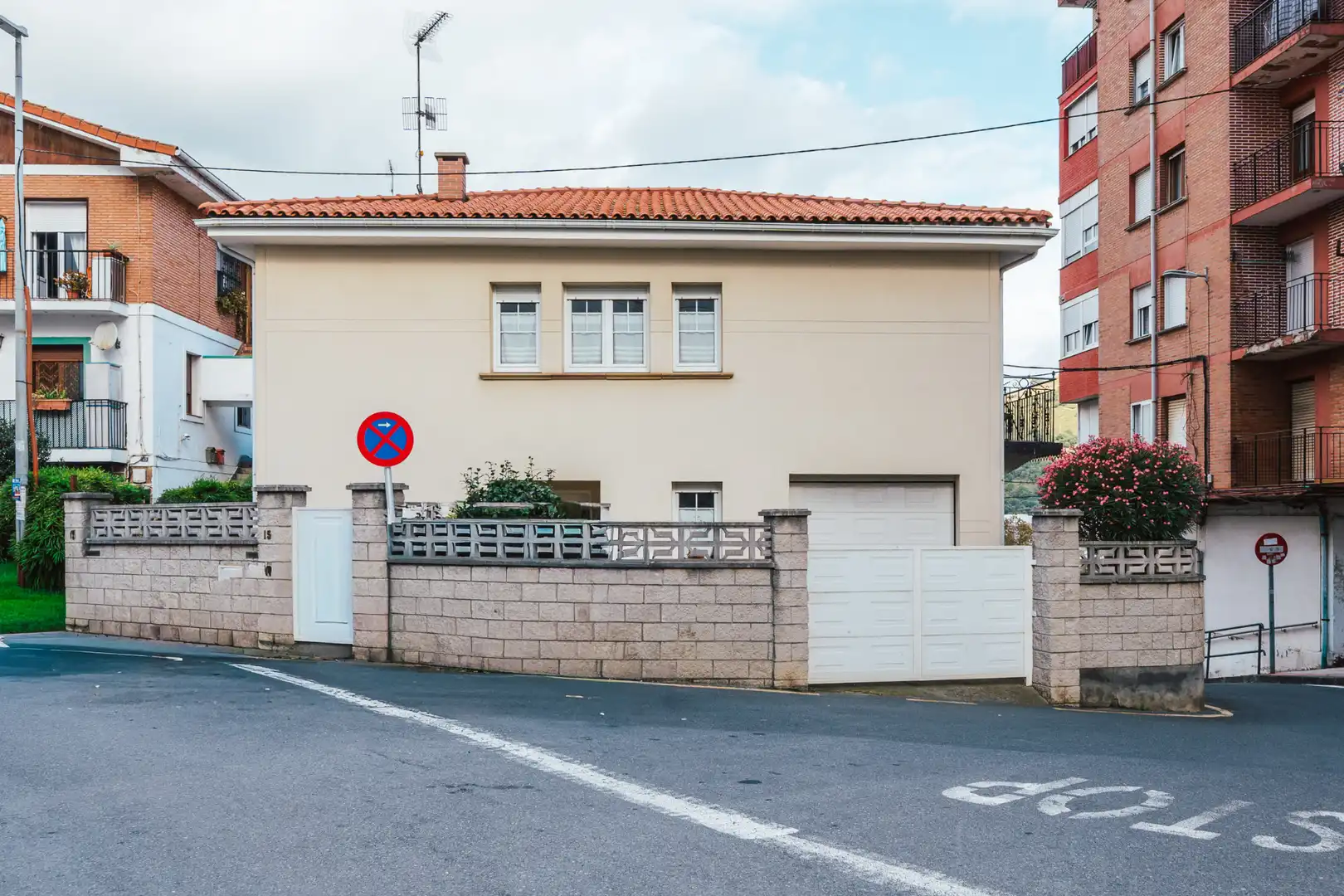 Vista exterior de Casa o xalet en venda en Muskiz amb Calefacció, Jardí privat i Terrassa