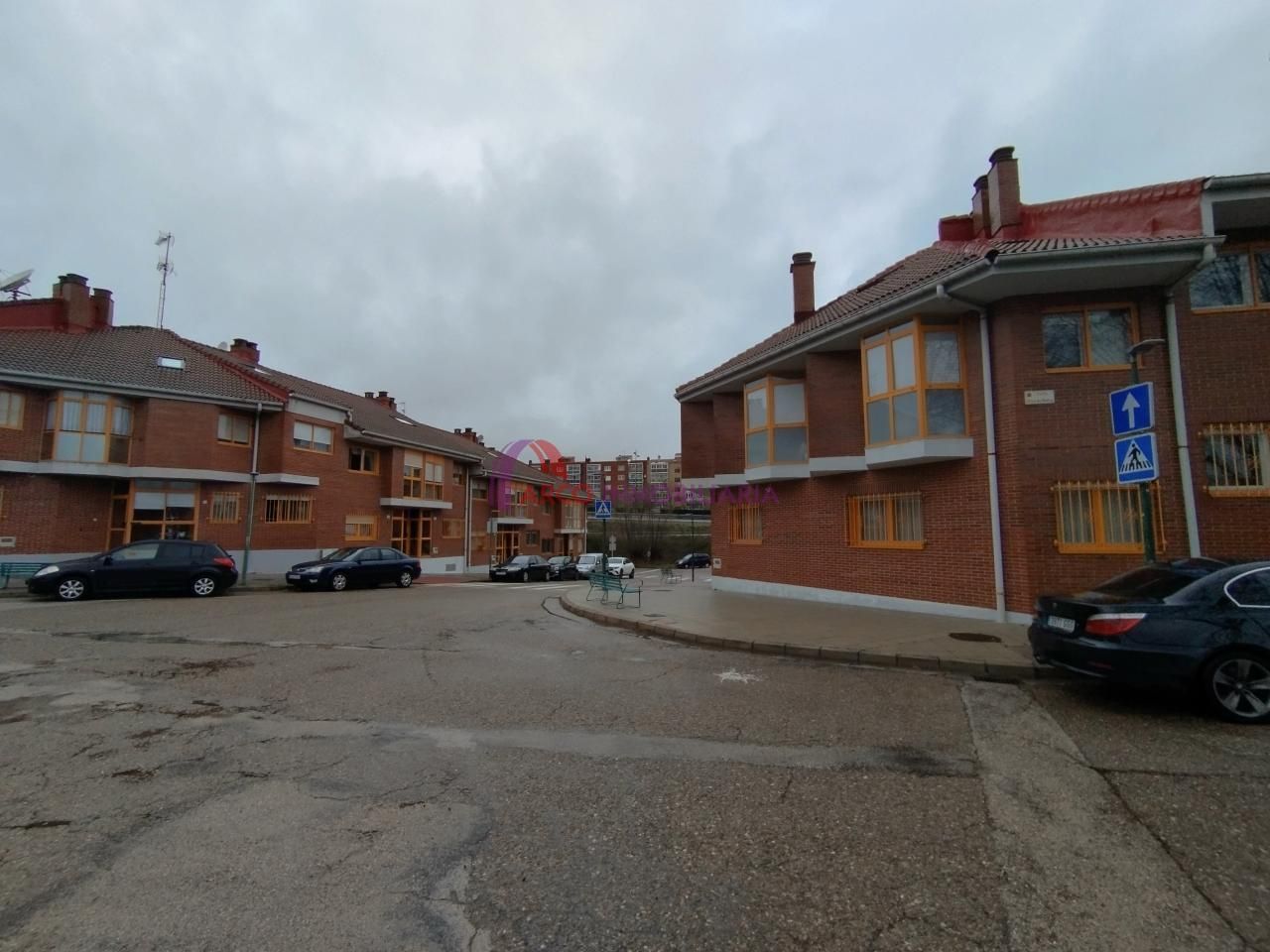 Vista exterior de Casa adosada en venda en Burgos Capital amb Calefacció, Parquet i Traster