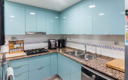 Kitchen of Flat for sale in Cambrils  with Air Conditioner, Heating and Oven