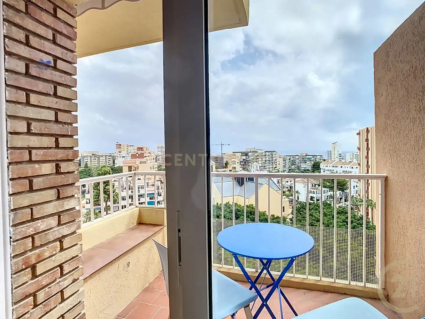Terraza de Apartamento de alquiler en Benalmádena con Aire acondicionado, Jardín privado y Amueblado