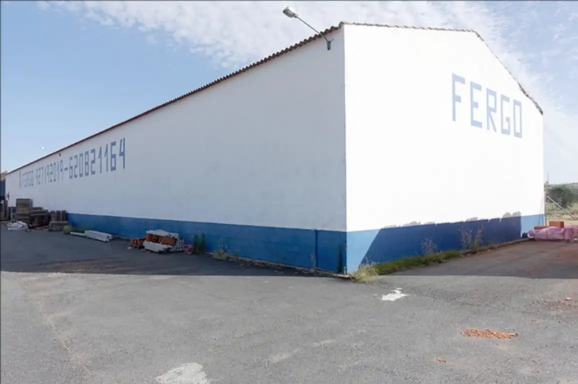 Vista exterior de Nave industrial en venta en Torrejoncillo