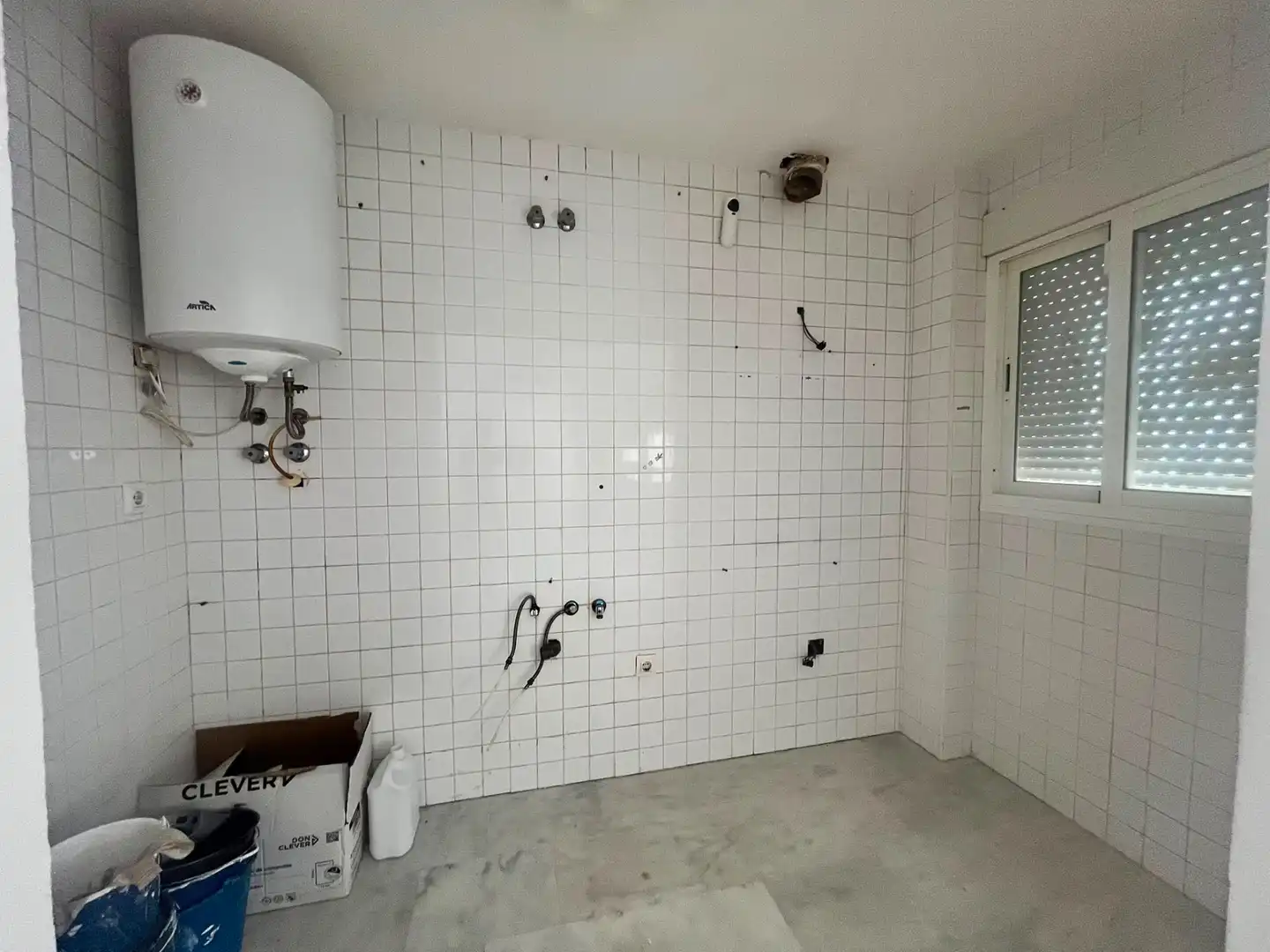 Badezimmer von Wohnungen zum Verkauf in Sanlúcar la Mayor mit Klimaanlage, Heizung und Abstellraum