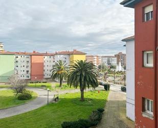 Vista exterior de Pis en venda en Torrelavega 