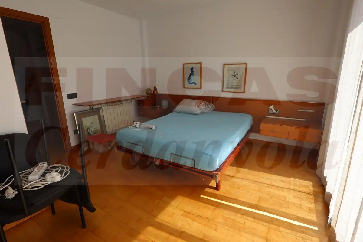 Dormitori de Casa adosada en venda en Cerdanyola del Vallès amb Aire condicionat, Calefacció i Terrassa