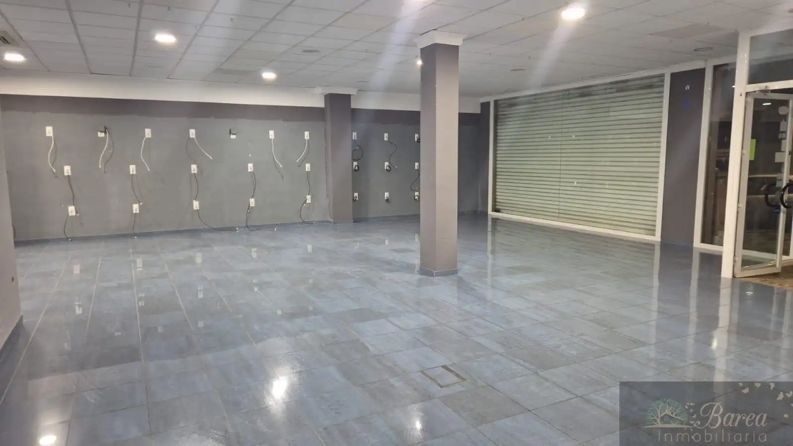 Local comercial en venda a Avd. Blas Infante 52