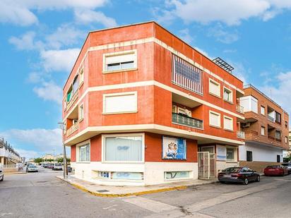 Außenansicht von Wohnungen zum verkauf in Formentera del Segura mit Terrasse und Balkon
