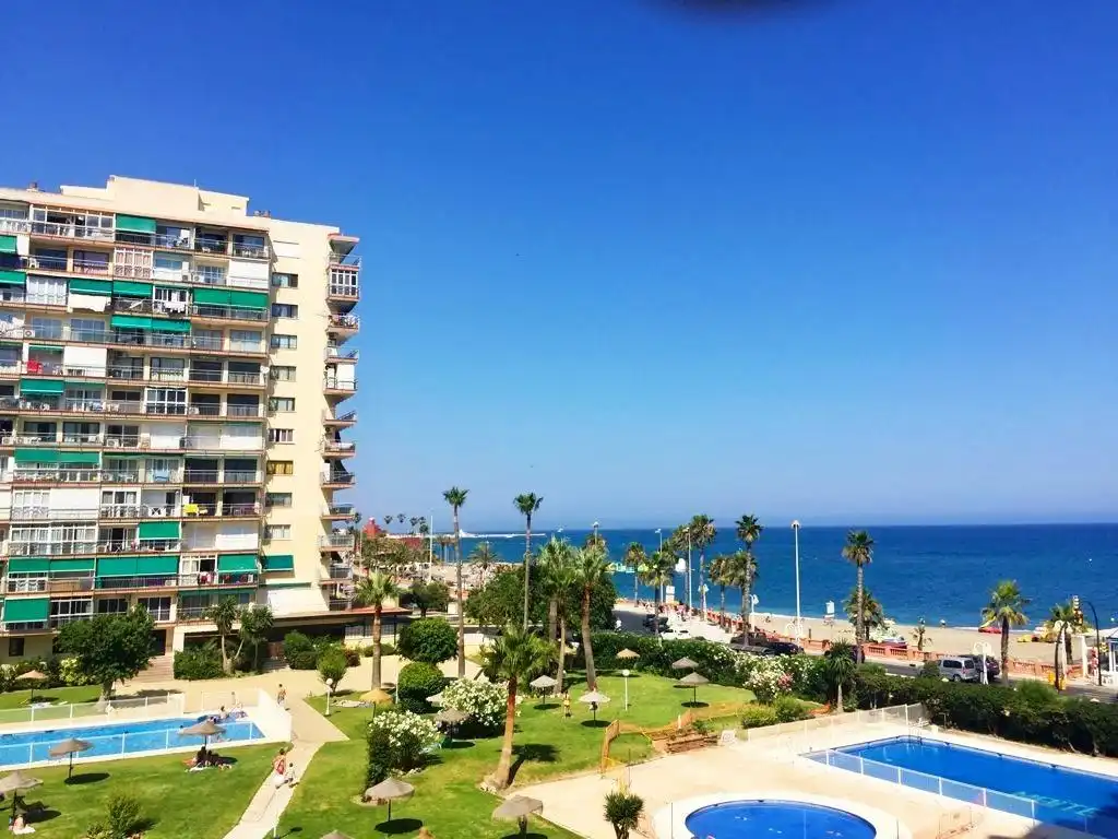 Monolocale con piscina in vendita a Avenida MANUEL MENA PALMA, imagen 2