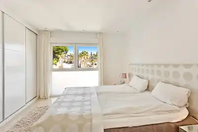 Dormitori de Casa o xalet en venda en Marbella amb Aire condicionat, Calefacció i Jardí privat