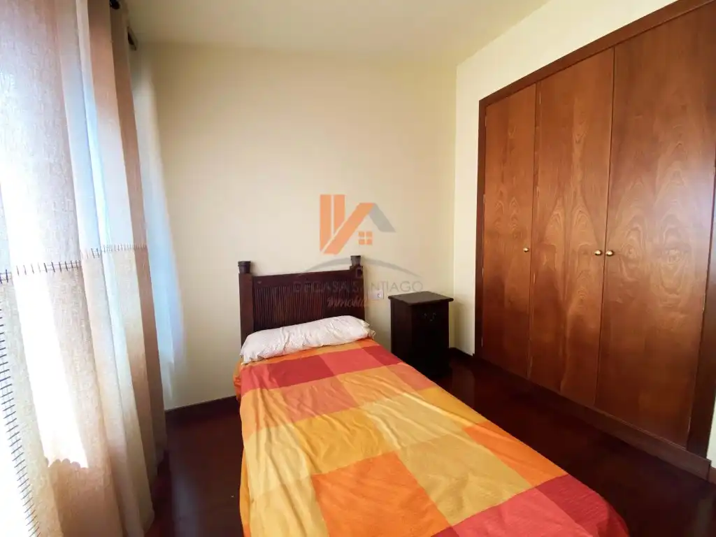 Habitación de Casa o chalet en venta en Santiago de Compostela 