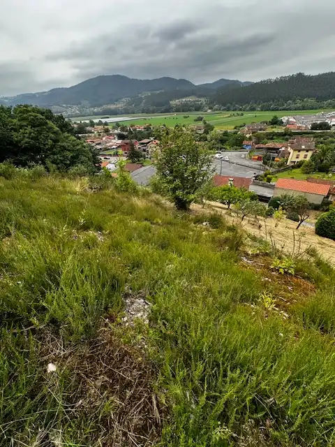 Casa adosada en venda en Pravia amb Calefacció, Jardí privat i Terrassa