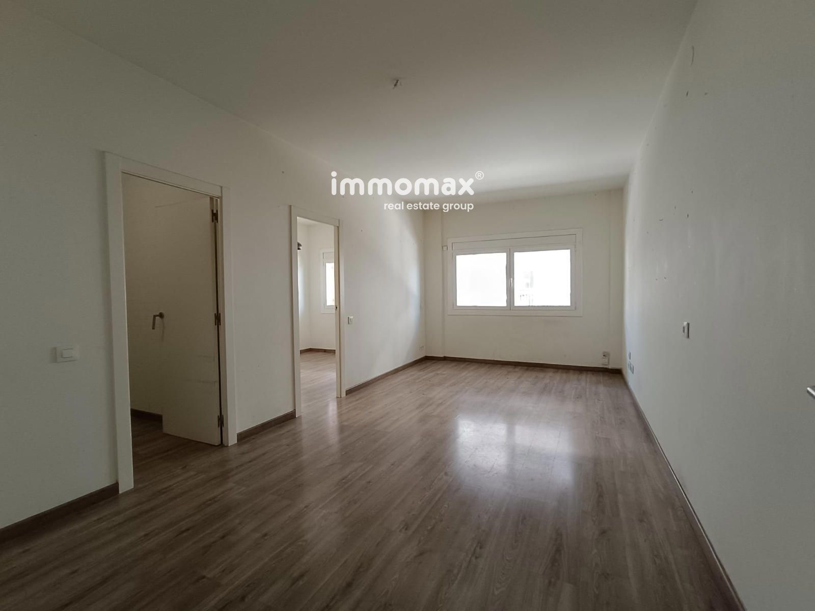 Sala d'estar de Pis en venda en Esplugues de Llobregat amb Aire condicionat