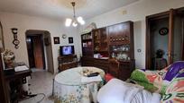 Sala d'estar de Pis en venda en  Madrid Capital amb Calefacció, Terrassa i Balcó