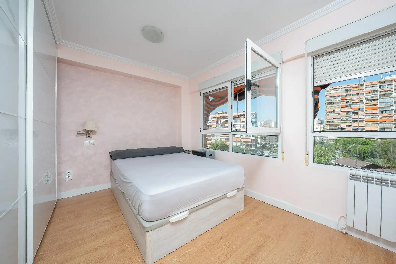 Habitación de Apartamento en venta en Alicante / Alacant con Piscina comunitaria