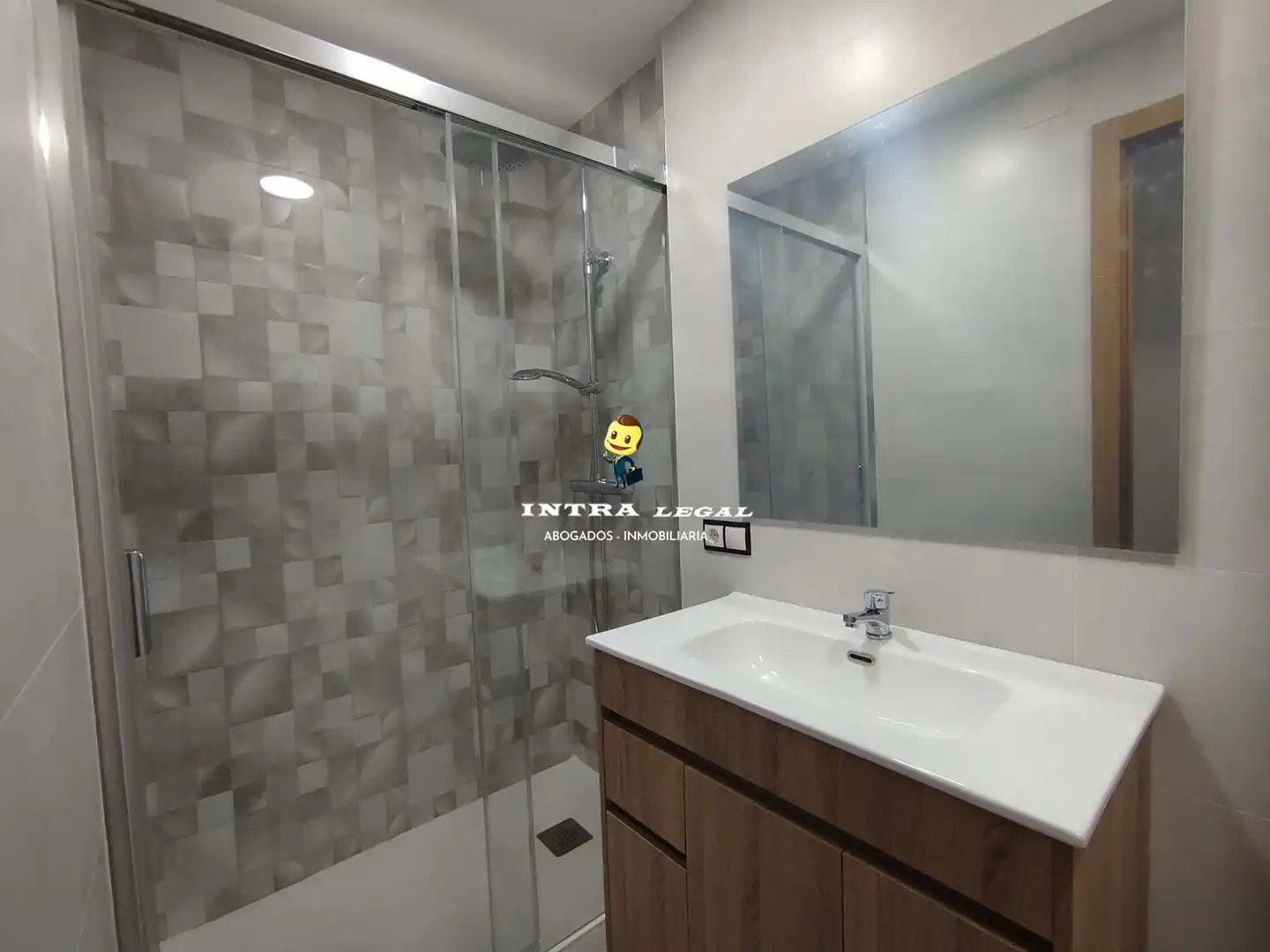 Bathroom of Flat for rent in Salamanca  with Heating, Terrace and Furnished