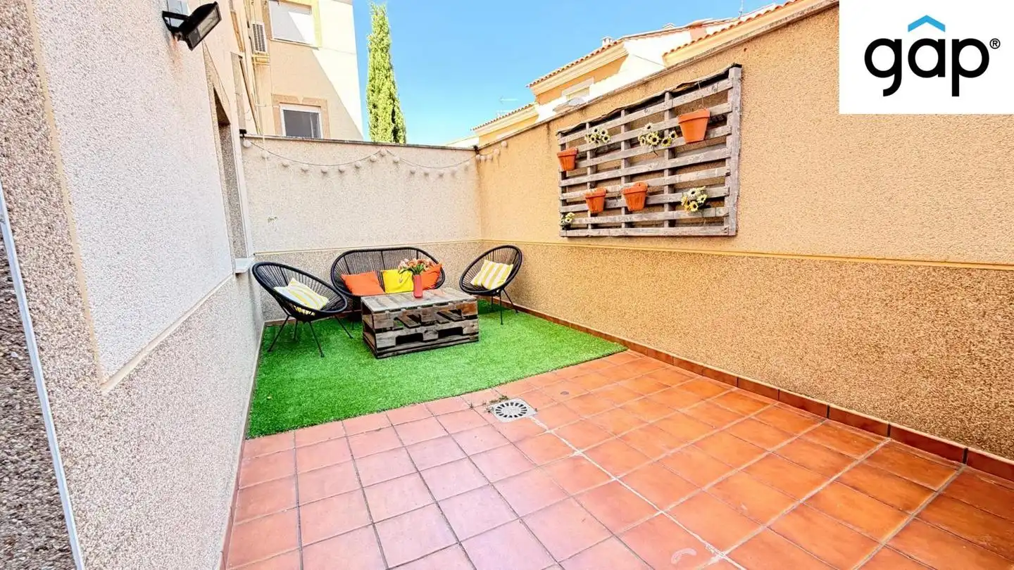 Terraza de Planta baja en venta en Arcas del Villar con Calefacción, Terraza y Amueblado