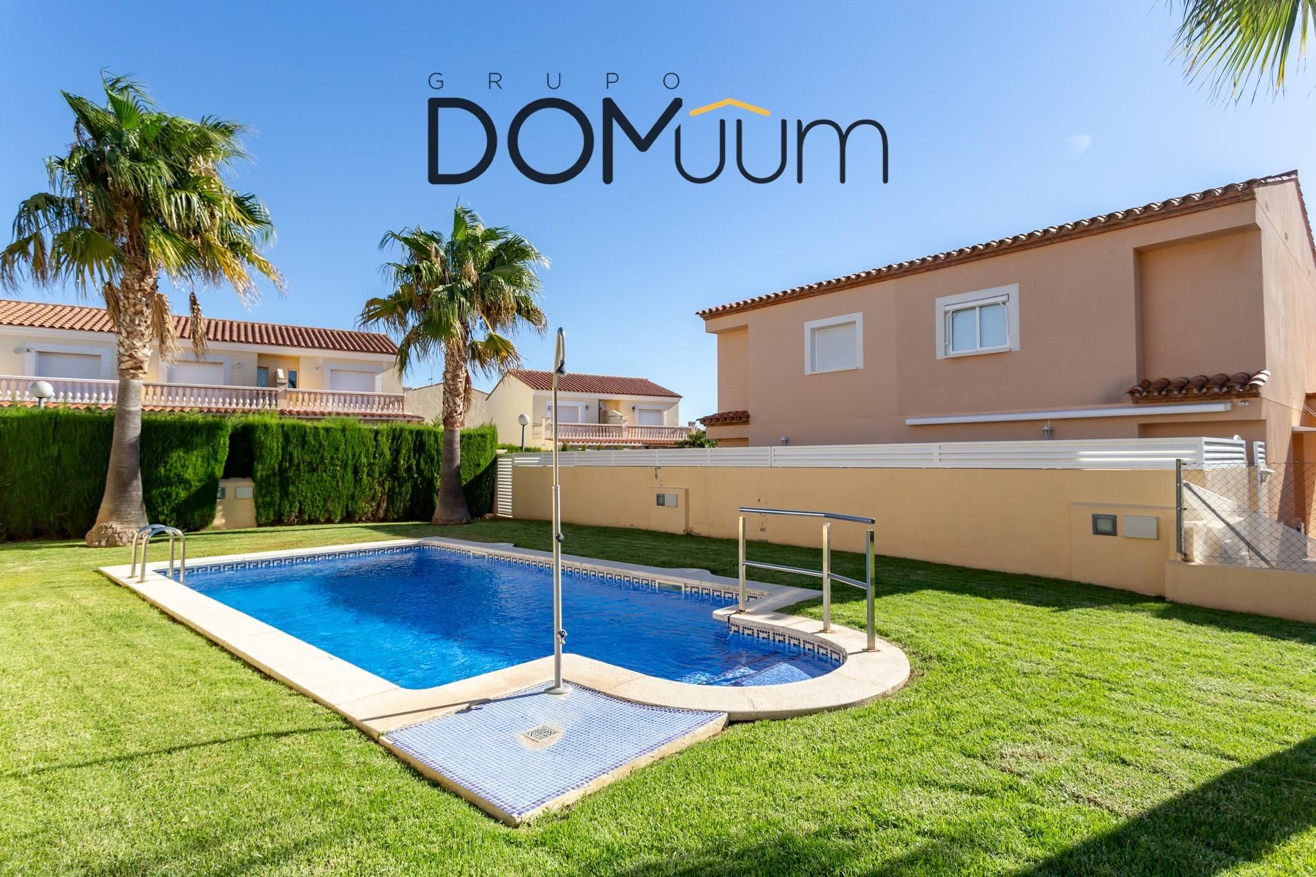 Jardí de Casa adosada en venda en Mont-roig del Camp amb Aire condicionat, Calefacció i Jardí privat