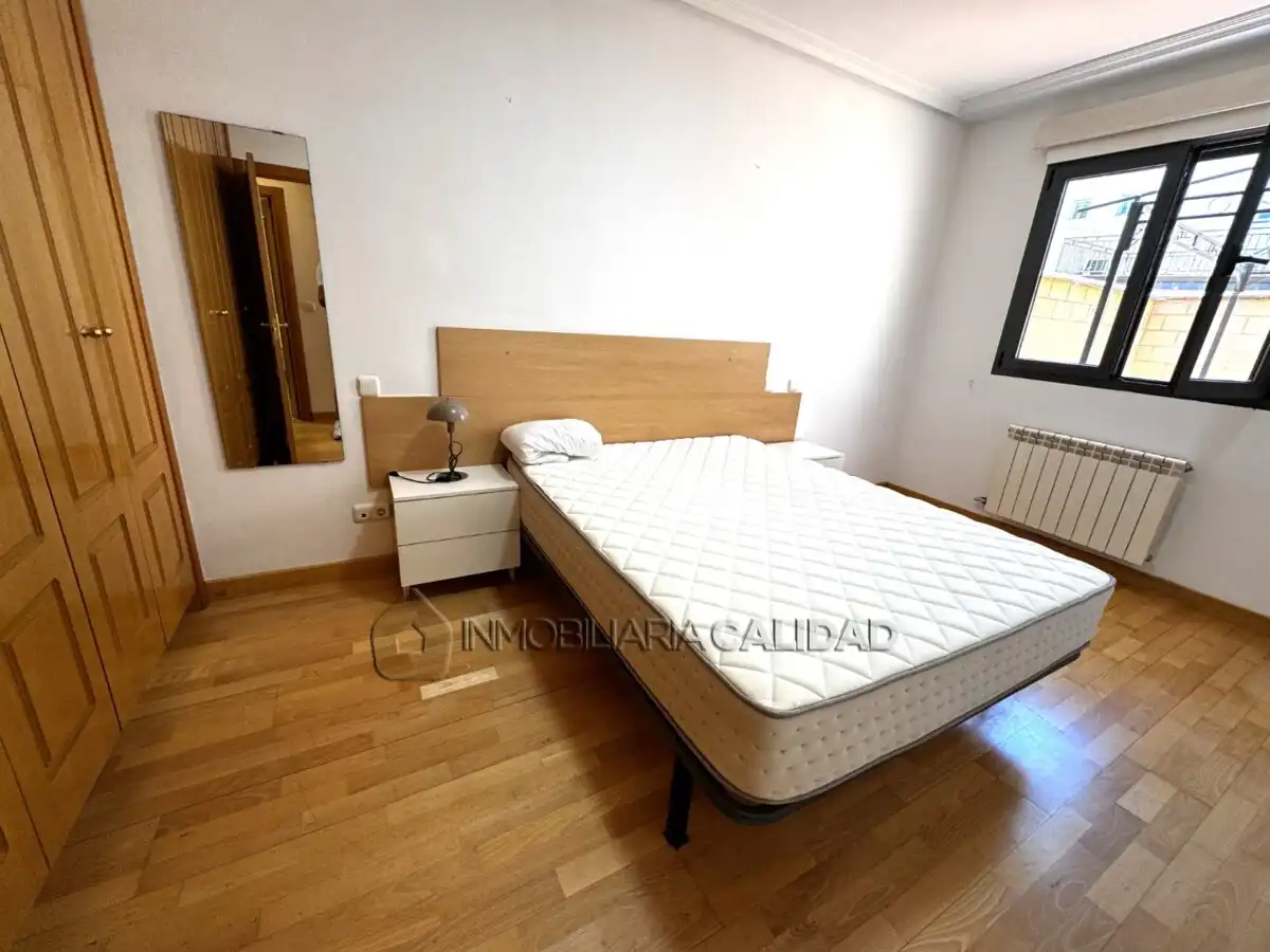 Bedroom of Flat for rent in Burgos  with Heating, Terrace and Storage room