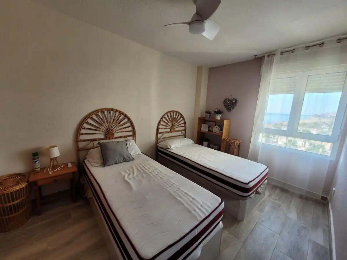 Habitación de Apartamento de alquiler en Alicante / Alacant con Terraza, Amueblado y Balcón