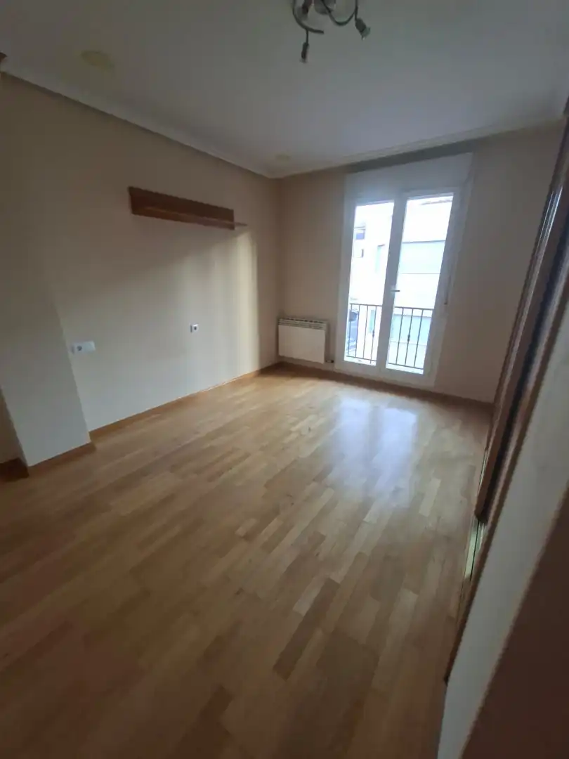 Bedroom of Detached homes for sale in Lardero  with Heating, Parquet flooring and Terrace