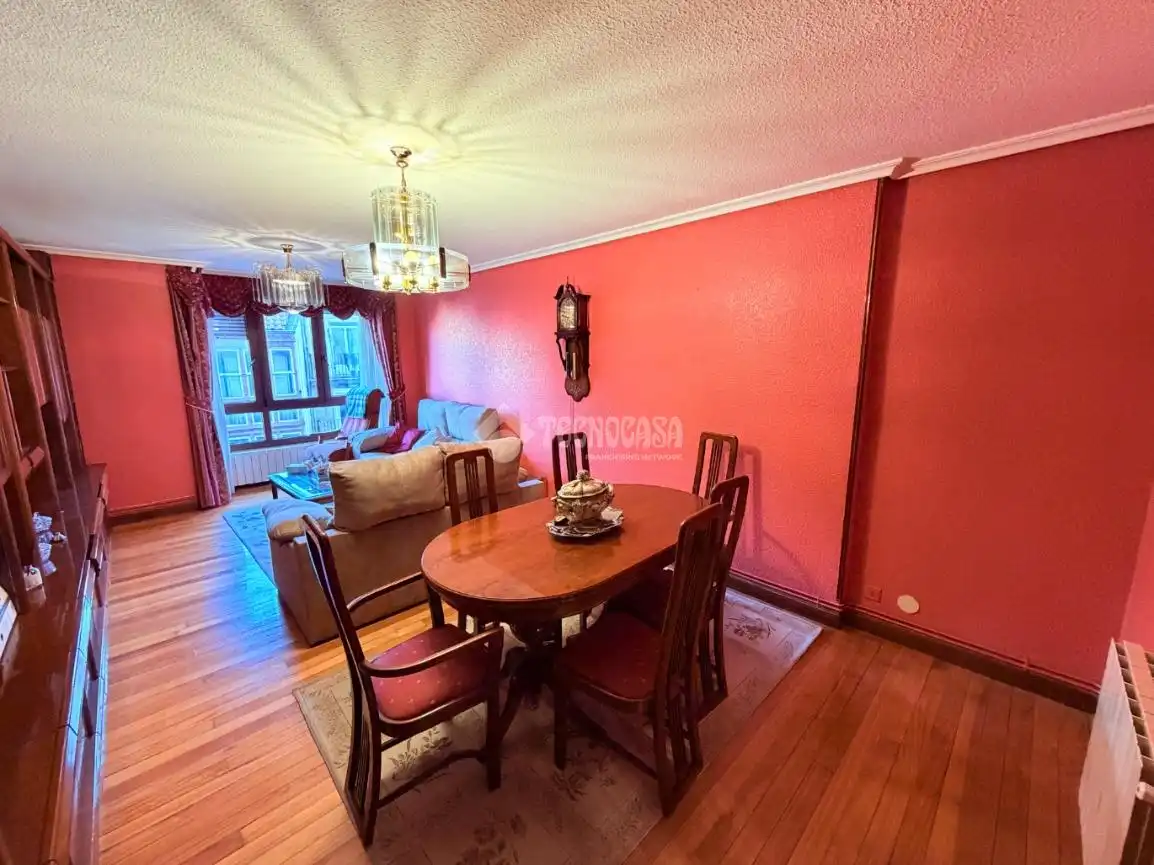 Sala de estar de Piso en venta en Santander con Calefacción, Parquet y Trastero