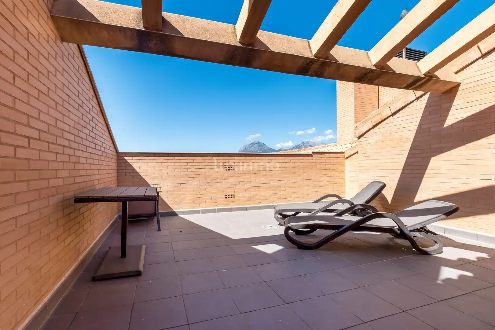 Terraza de Ático en venta en L'Alfàs del Pi con Aire acondicionado, Calefacción y Jardín privado