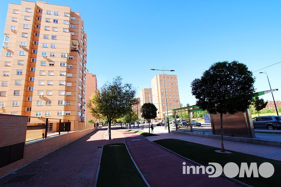 Exterior view of Flat for sale in Parla  with Heating, Parquet flooring and Storage room