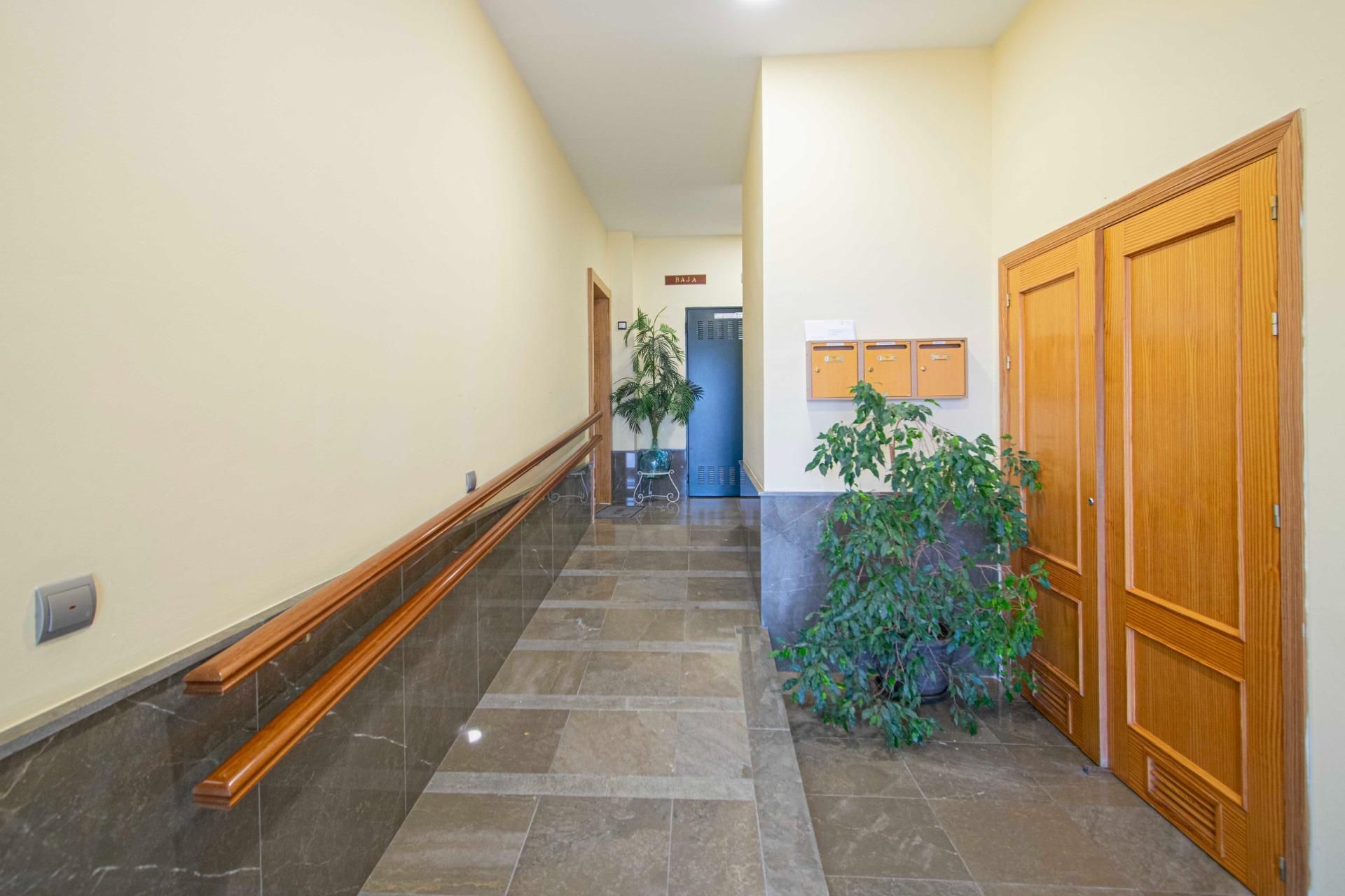 Planta baja for sale in  Sevilla Capital  with Air Conditioner, Heating and Private garden