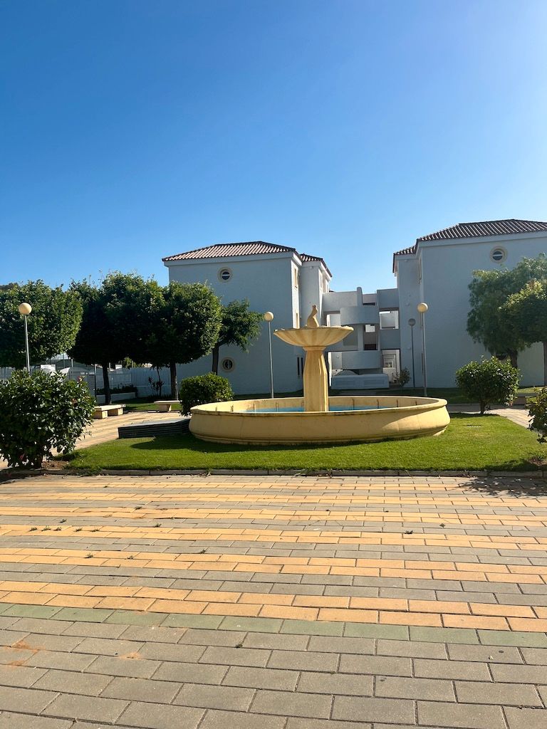 Exterior view of Garage for sale in Rota