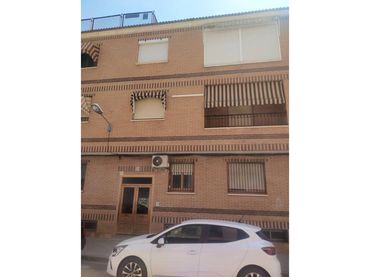 Pis amb ascensor en venda a Calle jacinto Benavente