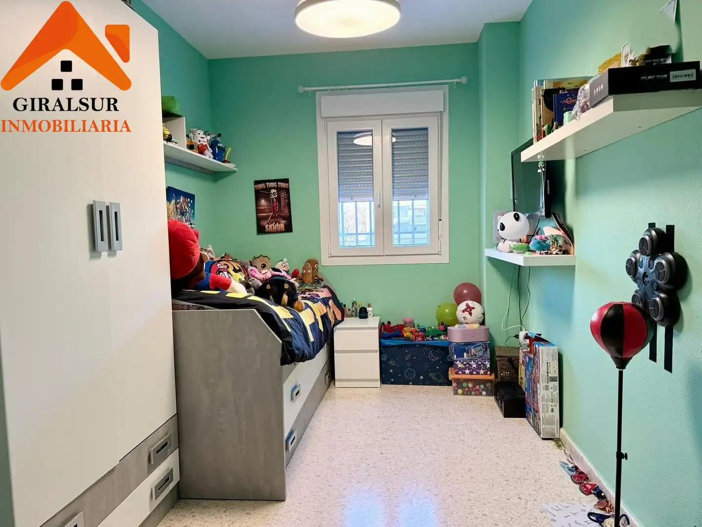 Bedroom of Flat for sale in Sevilla  with Air Conditioner, Terrace and Storage room