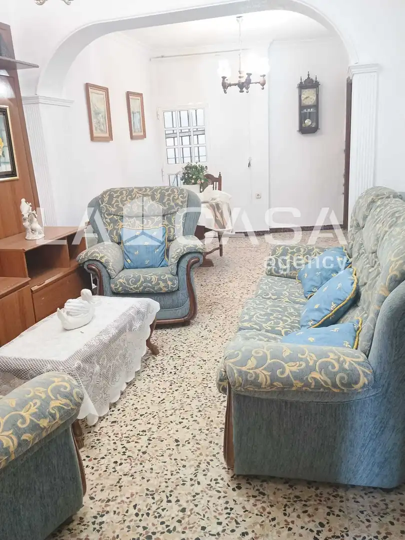 Living room of Houses for sale in Algeciras  with Terrace and Balcony