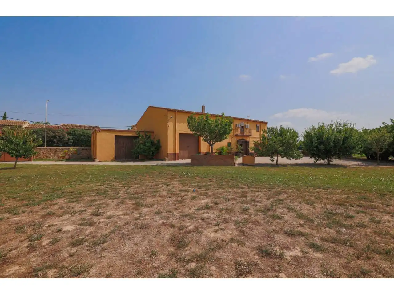 Exterior view of Country homes for sale in Verges  with Air Conditioner, Private garden and Terrace