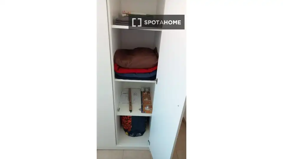 Habitación de Piso para compartir en Moncada con Aire acondicionado, Calefacción y Amueblado