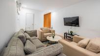 Sala d'estar de Apartament en venda en  Madrid Capital amb Aire condicionat