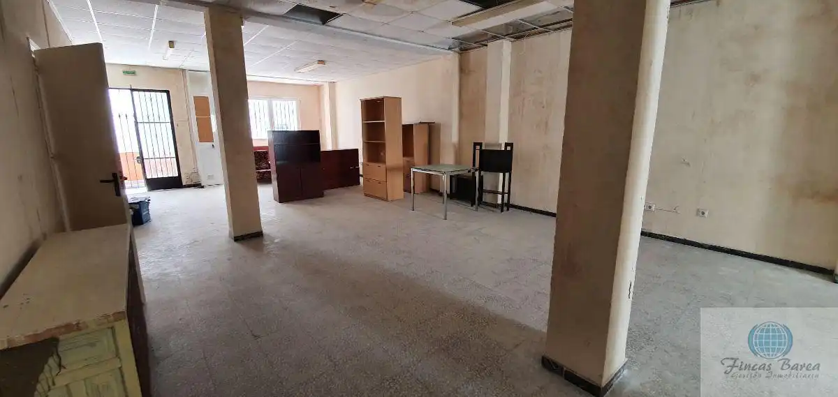 Local comercial en venda a Puerto Deportivo