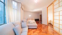 Living room of Flat for sale in  Madrid Capital  with Air Conditioner, Heating and Furnished