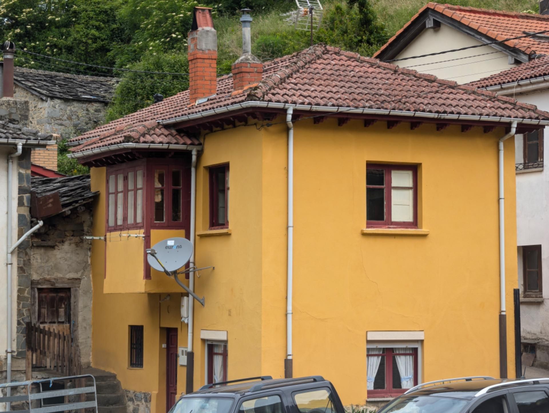 Exterior view of House or chalet for sale in Aller  with Heating and Balcony