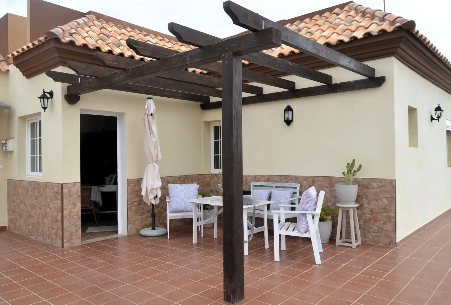 Terrassa de Casa o xalet en venda en La Oliva amb Aire condicionat, Jardí privat i Terrassa