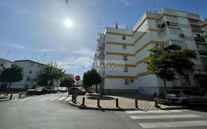 Exterior view of Flat for sale in  Sevilla Capital  with Air Conditioner