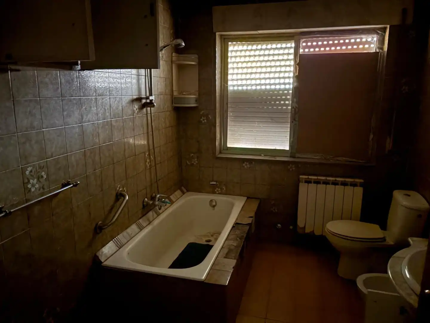 Baño de Finca rústica en venta en Valdesamario con Jardín privado