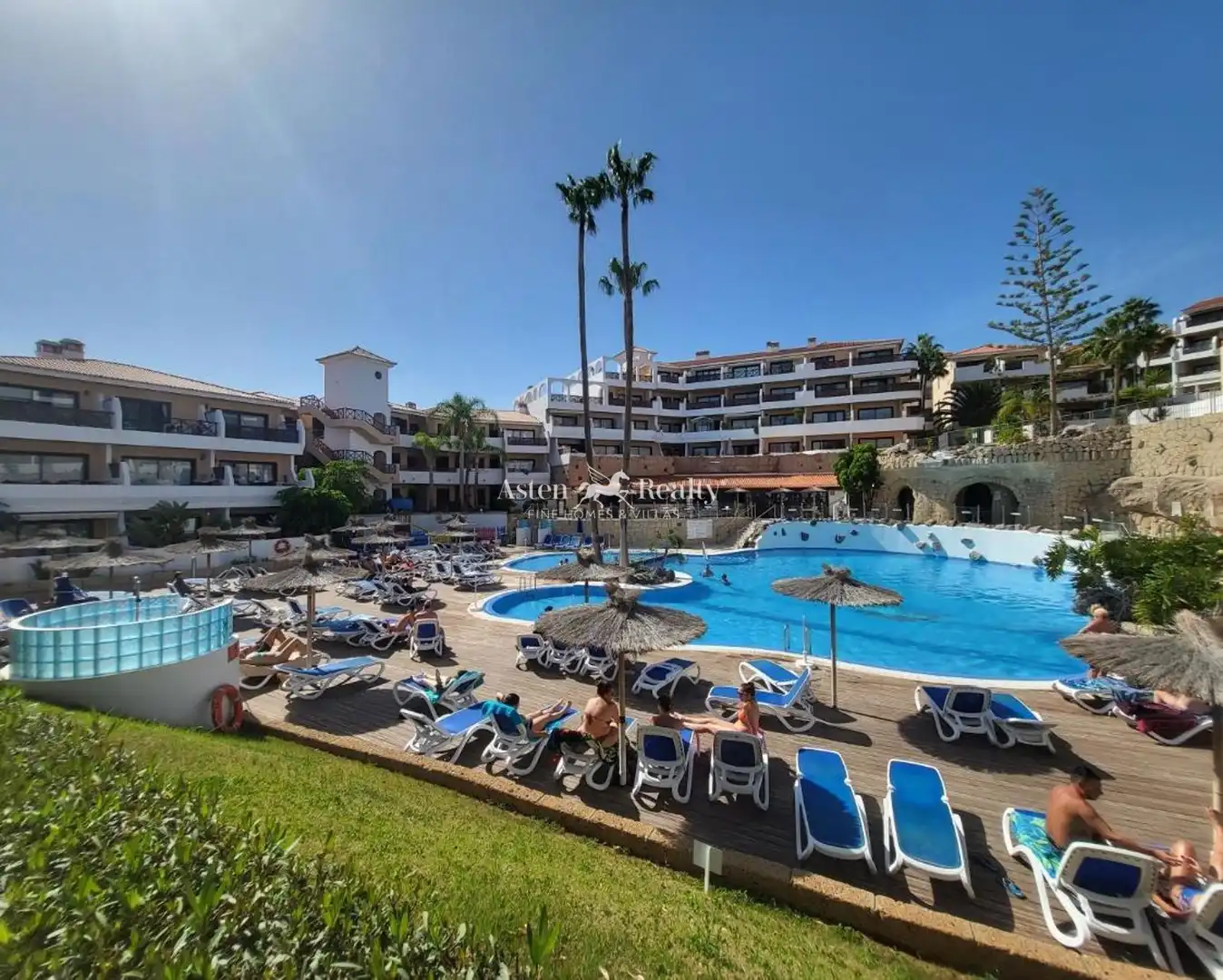 Vista exterior de Ático en venta en San Miguel de Abona con Aire acondicionado, Terraza y Piscina