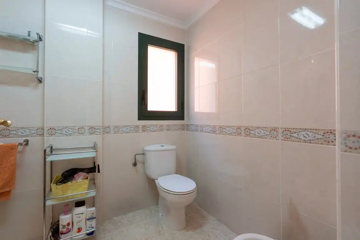 Bany de Pis en venda en Jávea / Xàbia amb Aire condicionat, Jardí privat i Moblat